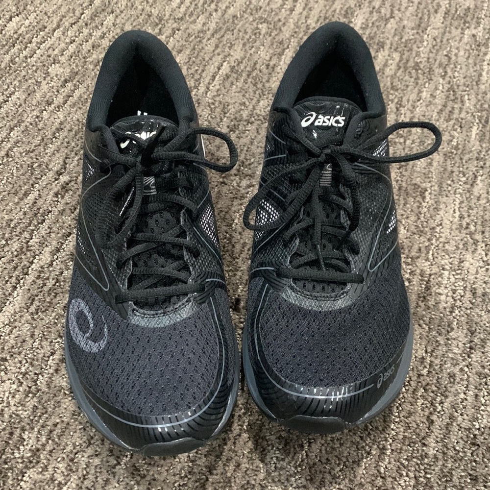 Asics Noosa FF worn once Size 11 1/2 Mens
